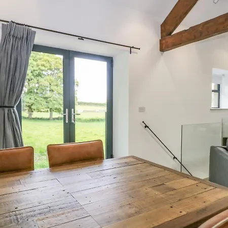 Bank Hurst Coach House *